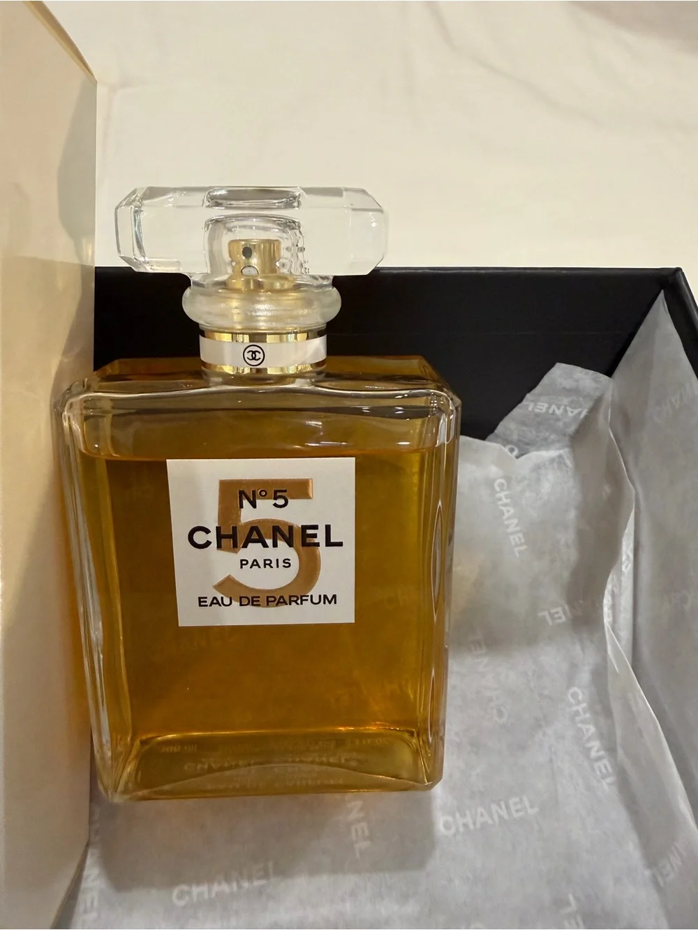 CHANEL Coco Mademoiselle Foaming Shower Gel - White & Gold Accents
